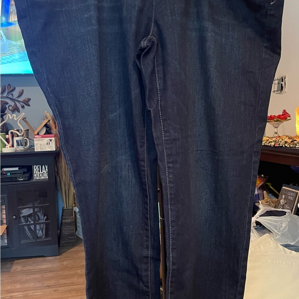 Liz Claiborne Women’s Dark Indigo Jeans NWOT